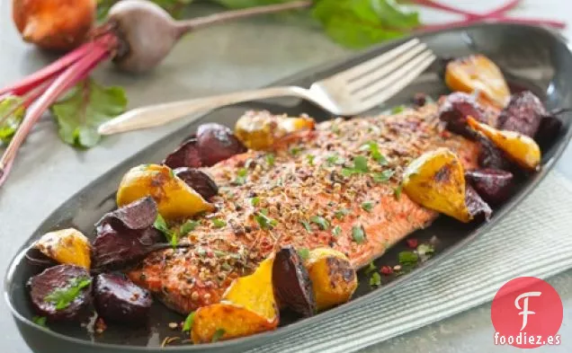 Salmón con Costra de Especias con Remolacha de Jengibre Asada