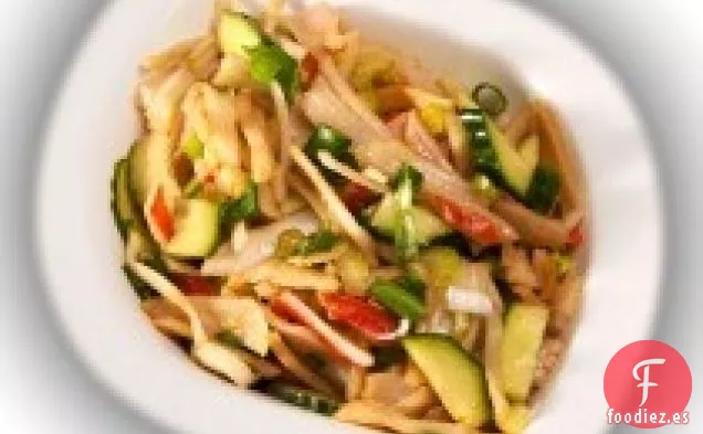 Ensalada de Cangrejo Falso con Salsa Tehina