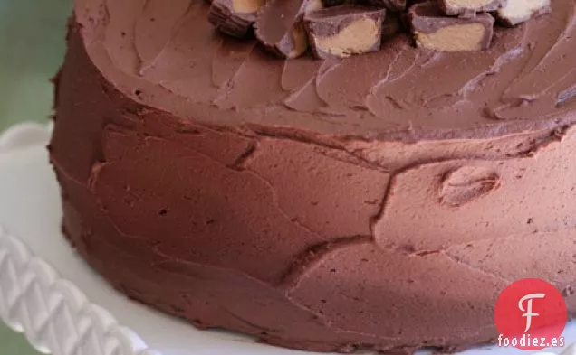 Pastel de Chocolate en Capas Con Masa de Galletas de Mantequilla de Maní