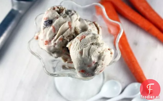 Helado de Pastel de Zanahoria con Nueces Confitadas