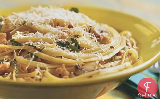 Linguini Con Salsa De Almejas