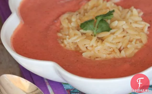Sopa de Tomate Flaca con Orzo con Queso