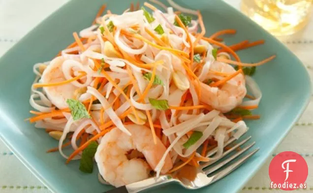 Ensalada Fresca de Camarones y Zanahoria con Aderezo para Ensaladas Tailandesas Rápidas