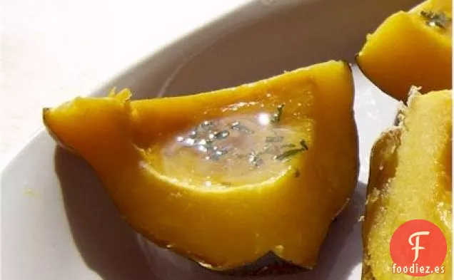 Calabaza de Bellota con Mantequilla de Salvia Dulce Vegana