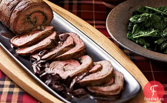 Espirales de Carne de Costado con Porcini y Salsa de Vino Tinto