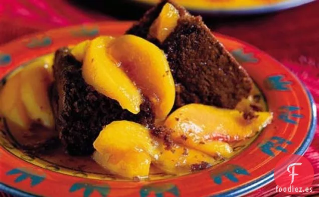 Pan De Cacao Con Duraznos Estofados
