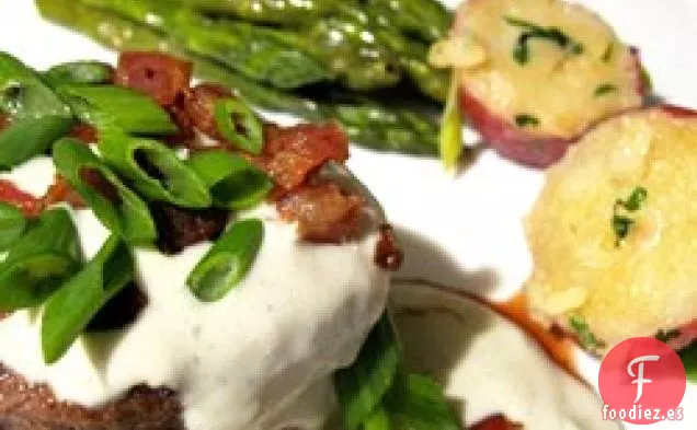 Filete Mignon a la Parrilla con Salsa de Crema de Gorgonzola