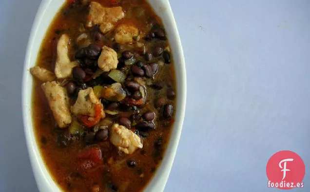 Sopa de Chile Chipotle, Frijoles Negros y Pollo