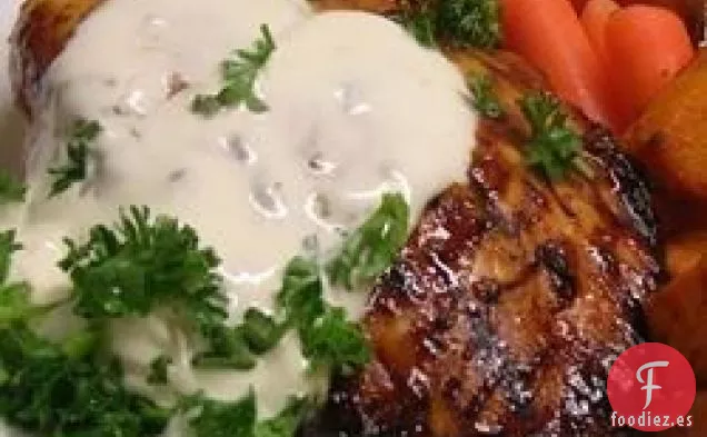 Salsa de Crema de Ajo sobre Pechugas de Pollo