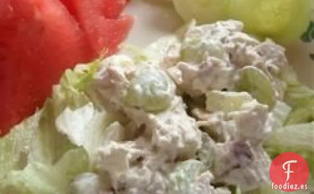 Ensalada de Pollo con Manzanas, Uvas y Nueces