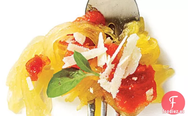 Calabaza Espagueti con Salsa de Tomate y Albahaca