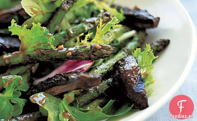 Ensalada de Champiñones y Espárragos a la Parrilla
