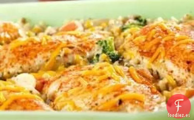 Cazuela de Pollo, Arroz Sazonado y Verduras