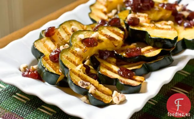 Una Prensa de Panini de Acción de Gracias Squash Calabaza de Bellota a la Parrilla con Jarabe de Arce de Arándano y Jengibre