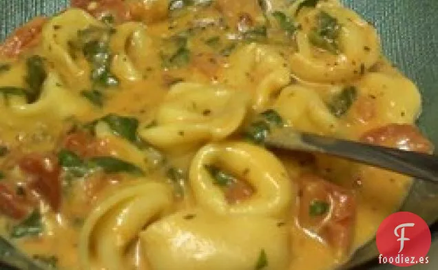 Tortellini de Tomate con Espinacas