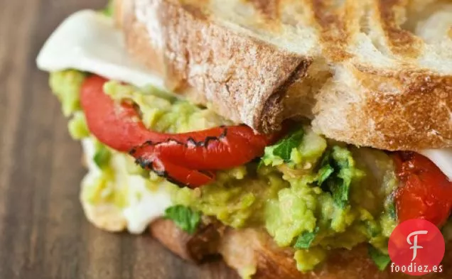 Panini de Garbanzos y Aguacates Aplastados