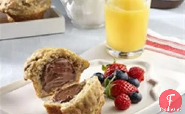 Panecillos de desayuno con Suero de Mantequilla de Plátano cubiertos con NUTELLA®