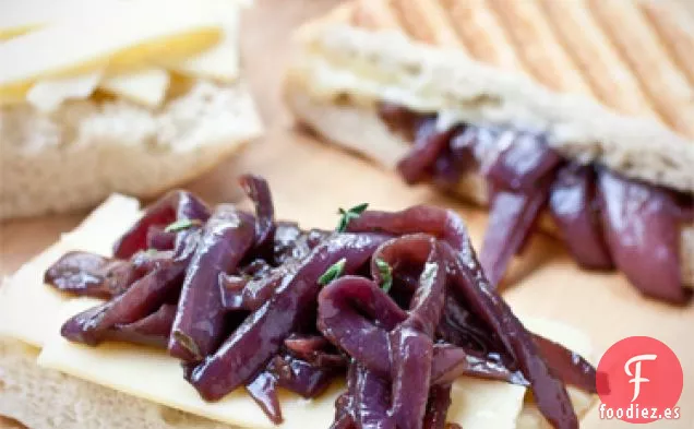 Gruyere a la Parrilla con Confit de Cebolla Roja plus ¡además de Preguntas y respuestas con Gina Freize de