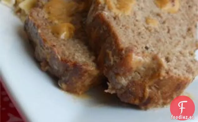 Pastel de Carne con Salsa de Crema Agria