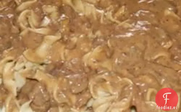 Comida Stroganoff de Venado de Olla Lenta