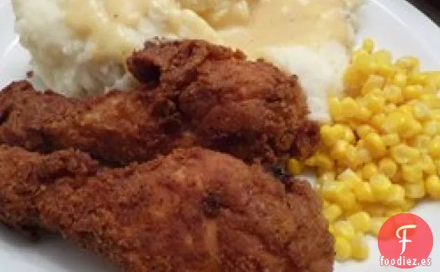 Pollo Frito con Salsa Cremosa