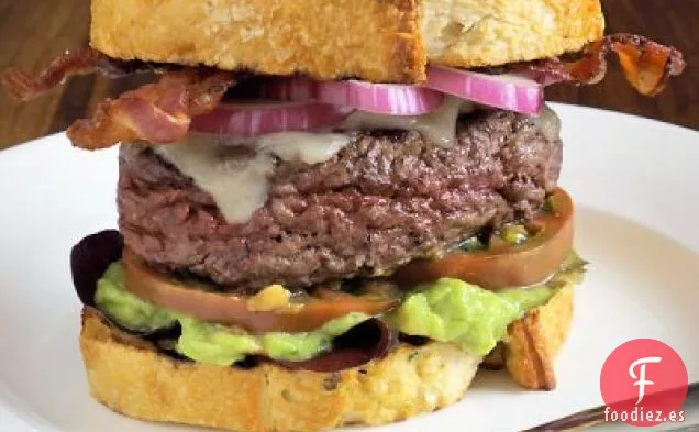 Hamburguesa con Queso y Guacamole con Tocino