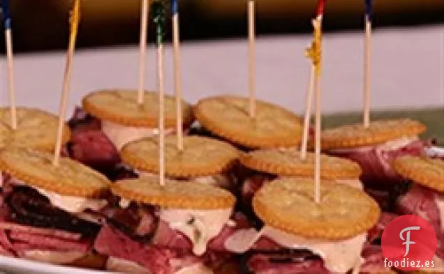 Mini Sandwich de Pastrami y Carne en Conserva RITZ