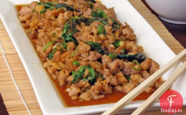 Pollo Picante con Albahaca Tailandesa (Gkai Pad Gka-prow)