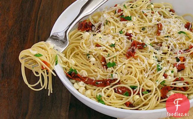 Pasta de Cabello de Ángel con Maíz Fresco y Tomate Secado al Sol