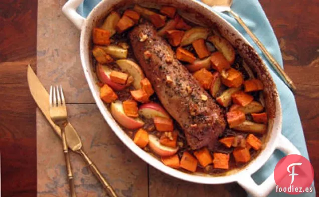 Solomillo de Cerdo Asado con Melaza de Manzana con Batatas, Manzanas y Nueces