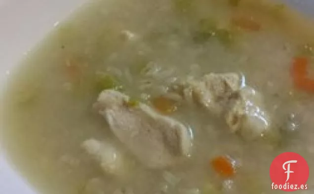 Sopa de Cebada de Pollo Fácil y Rápida
