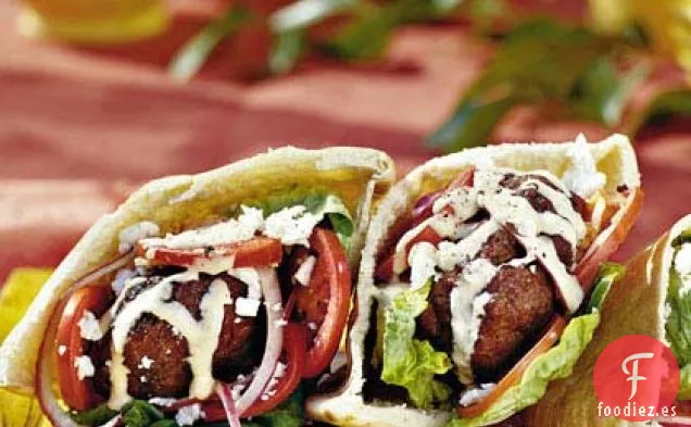 Hamburguesas Gyro con Salsa Tahini