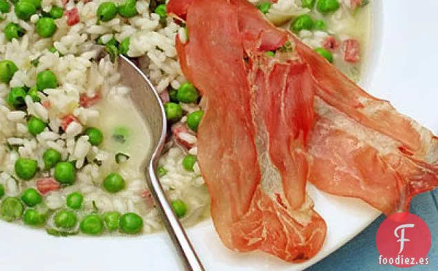 Risi e Bisi con Chips de Jamón Cocido al Horno