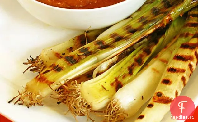 Puerros a la Parrilla con Romesco (Calçotada)