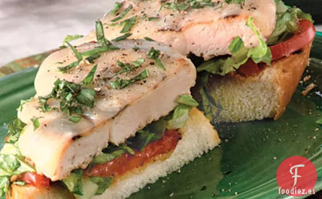 Sándwiches de Pollo A La Parrilla Mediterráneos Abiertos