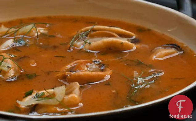 Sopa de Tomate Asada con Mejillones e Hinojo