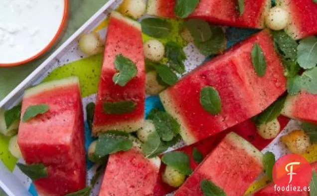 Ensalada de Sandía en Cuña con Aderezo de Suero de Leche Feta