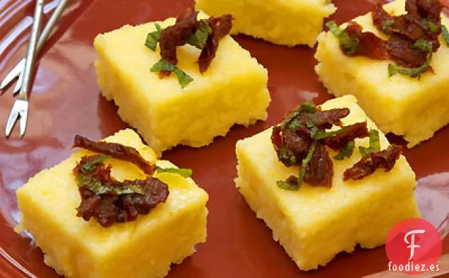 Bocados de Polenta con Tomates Secados al Sol