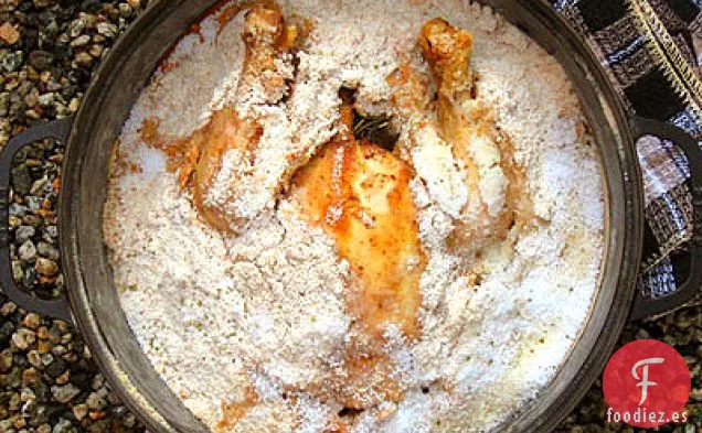 Pollo Entero Horneado en una Corteza de Sal Infundida de Tomillo
