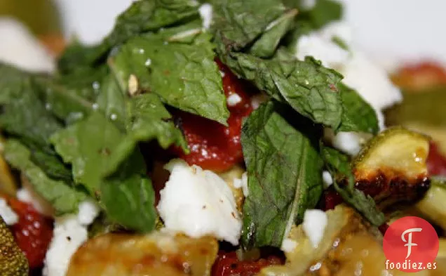 Calabacín Con Tomates Secados Al Sol, Menta Y Queso Feta De Leche De Cabra
