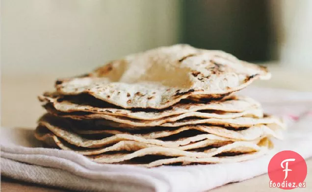 Calabacín Asado, Frijoles Negros + Enchiladas de Queso de Cabra