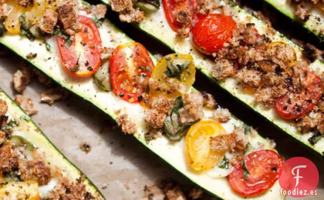 Botes De Calabacín Con Mozzarella Y Aceitunas