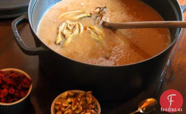 Sopa de Hinojo Asado con Nueces, Stilton y Arándanos secos