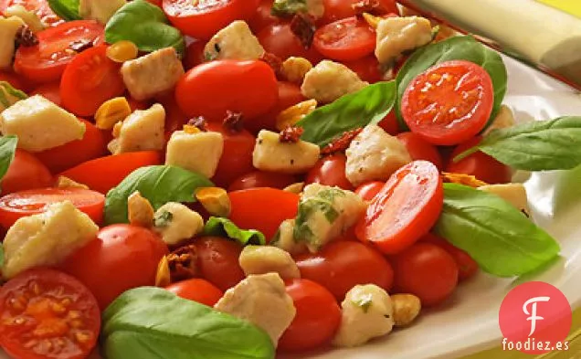 Ensalada de Pez Espada Marinado y Tomate con Ajo Chisporroteante