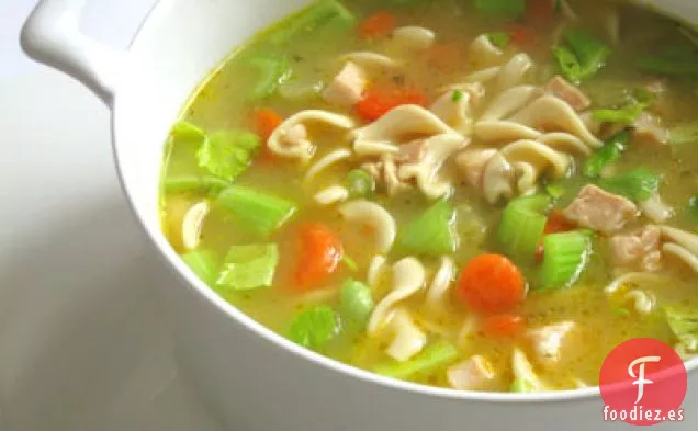 Sopa de Fideos de Pollo de la Abuela