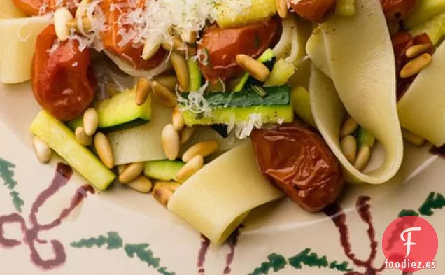 Pappardelle Con Calabacín, Tomates Asados Y Romero Fresco