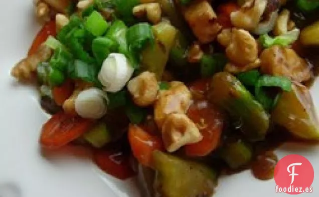 Salteado de Nueces Y Miel de Pollo