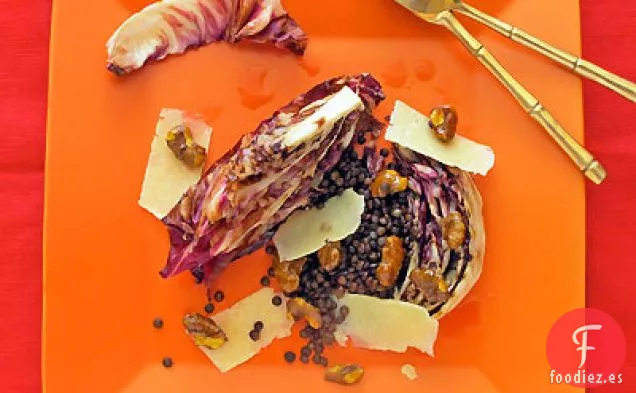 Ensalada en Cuña de Achicoria a la Parrilla con Lentejas, Miel y Nueces con Especias