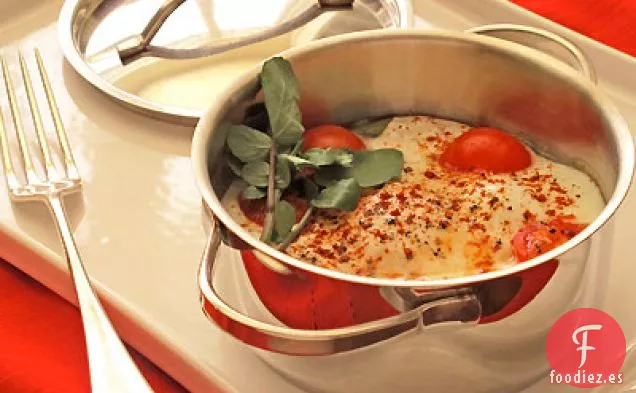 Huevos Horneados en Yogur con Espinacas, Tomates y Berros