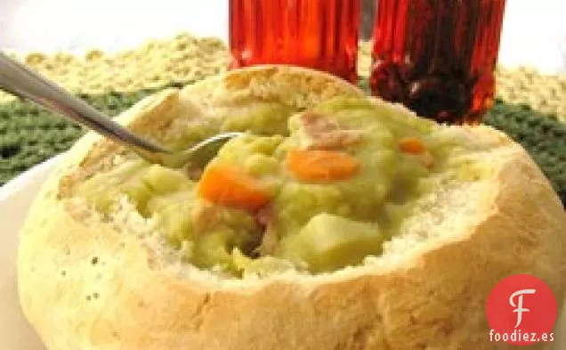Sopa de Guisantes Partidos de Cocción Lenta con Tocino y Papas Fritas